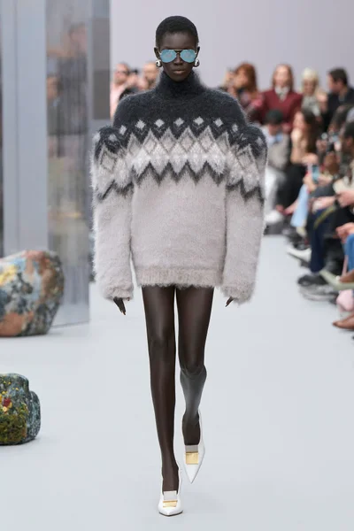 Look 8